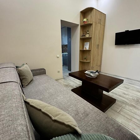 Opera House Apartment Lviv Bagian luar foto