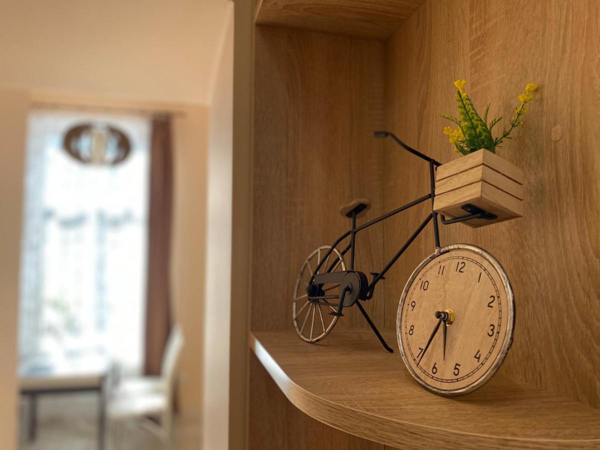 Opera House Apartment Lviv Bagian luar foto