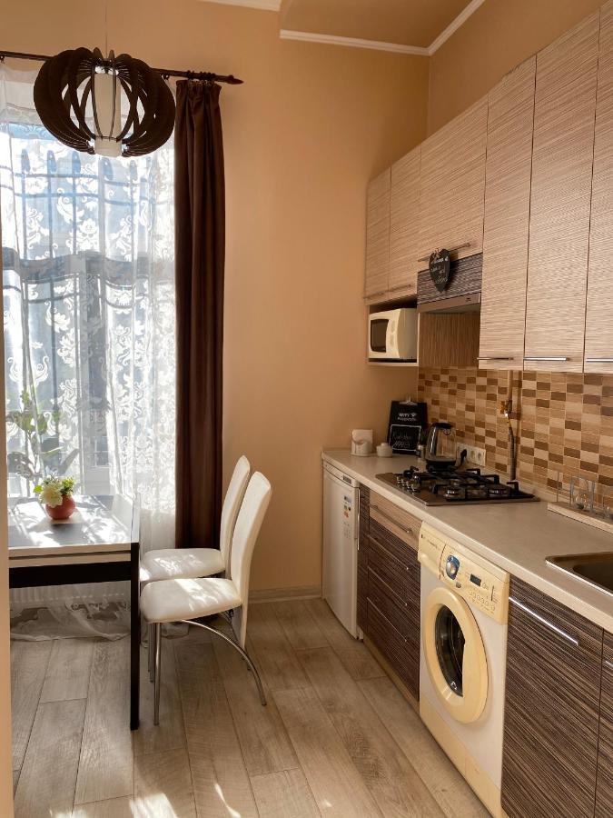 Opera House Apartment Lviv Bagian luar foto