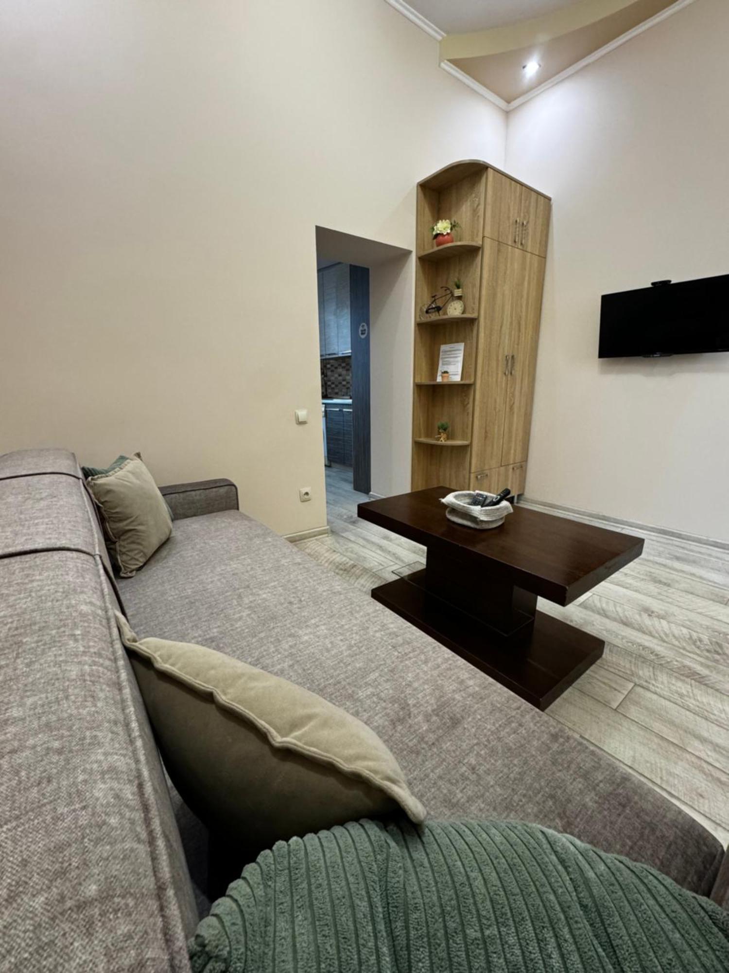 Opera House Apartment Lviv Bagian luar foto